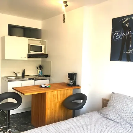 Apartment Center Terrace Ac Wifi 200 M From Sea Behind Martinez Cannes